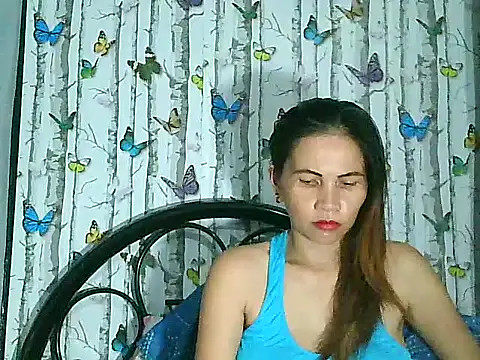 Snapshot of Urwildestangelfire_19 chatting on October 23, 2025, 12:53 am Urwildestangelfire 19 online show from October 23, 2025, 12:53 am