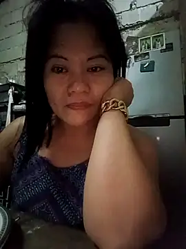 Snapshot of DignaRocero chatting on October 9, 2025, 3:23 pm DignaRocero online show from October 9, 2025, 3:23 pm