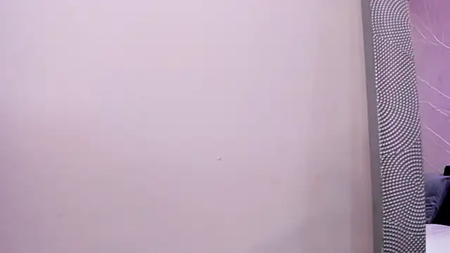 emma  rose1 online show from October 15, 2025, 2:32 am