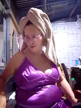 Snapshot of SexyHottMom chatting on October 29, 2025, 12:59 pm SexyHottMom online show from October 29, 2025, 12:59 pm