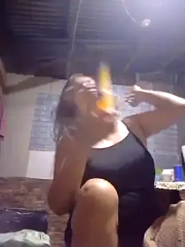 Snapshot of SexyHottMom chatting on October 27, 2025, 11:55 am SexyHottMom online show from October 27, 2025, 11:55 am