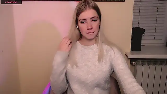 Snapshot of AliceHotty_ chatting on October 23, 2025, 6:34 am AliceHotty  online show from October 23, 2025, 6:34 am