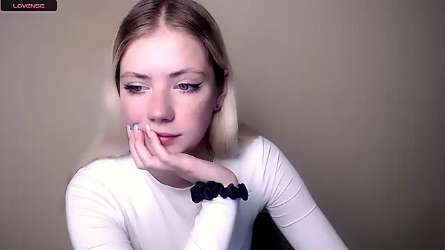 AliceHotty  online show from September 11, 2025, 6:13 am