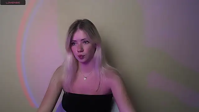 Snapshot of AliceHotty_ chatting on September 23, 2025, 12:34 pm AliceHotty  online show from September 23, 2025, 12:34 pm