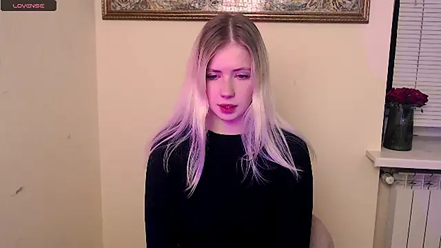 Snapshot of AliceHotty_ chatting on October 2, 2025, 7:34 am AliceHotty  online show from October 2, 2025, 7:34 am