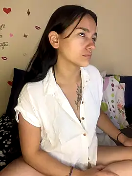 Snapshot of MiaRousexxx_ chatting on September 29, 2025, 4:01 pm MiaRousexxx  online show from September 29, 2025, 4:01 pm