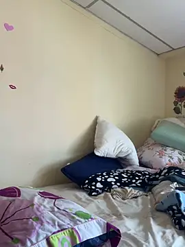 Snapshot of MiaRousexxx_ chatting on October 4, 2025, 5:47 pm MiaRousexxx  online show from October 4, 2025, 5:47 pm