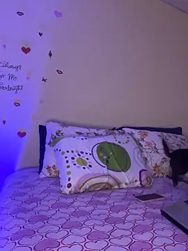 Snapshot of MiaRousexxx_ chatting on October 1, 2025, 2:27 am MiaRousexxx  online show from October 1, 2025, 2:27 am