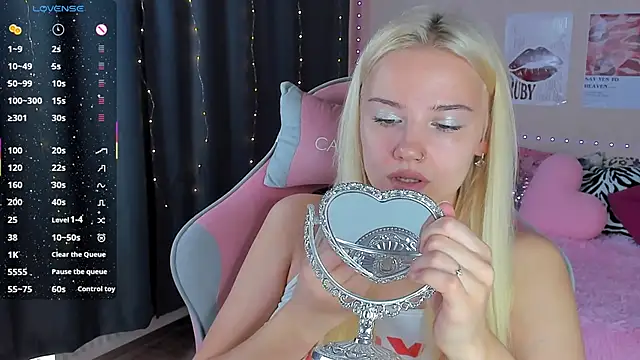 murmiace online show from September 22, 2025, 8:20 am