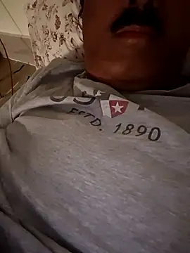 Snapshot of moonflower25 chatting on September 21, 2025, 3:22 am moonflower25 online show from September 21, 2025, 3:22 am