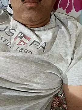 Snapshot of moonflower25 chatting on October 1, 2025, 5:50 pm moonflower25 online show from October 1, 2025, 5:50 pm