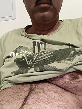 Snapshot of moonflower25 chatting on September 20, 2025, 12:59 am moonflower25 online show from September 20, 2025, 12:59 am