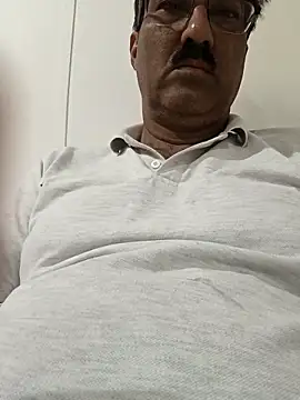 Snapshot of moonflower25 chatting on October 24, 2025, 6:45 am moonflower25 online show from October 24, 2025, 6:45 am