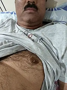 Snapshot of moonflower25 chatting on October 28, 2025, 5:34 pm moonflower25 online show from October 28, 2025, 5:34 pm