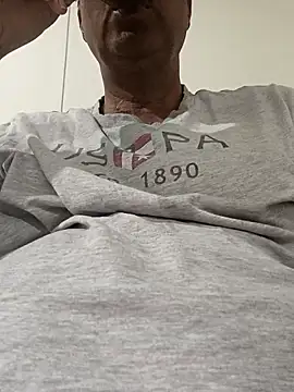 Snapshot of moonflower25 chatting on October 23, 2025, 4:33 am moonflower25 online show from October 23, 2025, 4:33 am