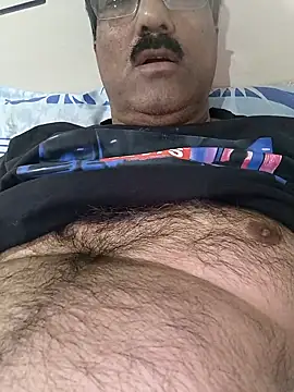 Snapshot of moonflower25 chatting on October 27, 2025, 3:07 am moonflower25 online show from October 27, 2025, 3:07 am