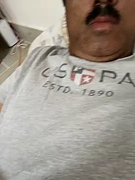 Snapshot of moonflower25 chatting on September 19, 2025, 12:14 am moonflower25 online show from September 19, 2025, 12:14 am