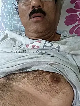 Snapshot of moonflower25 chatting on October 21, 2025, 8:52 pm moonflower25 online show from October 21, 2025, 8:52 pm