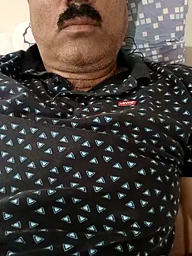 Snapshot of moonflower25 chatting on October 12, 2025, 6:37 am moonflower25 online show from October 12, 2025, 6:37 am