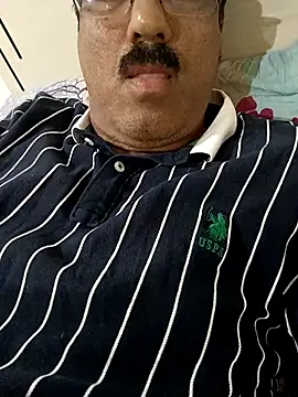 Snapshot of moonflower25 chatting on October 18, 2025, 3:30 am moonflower25 online show from October 18, 2025, 3:30 am