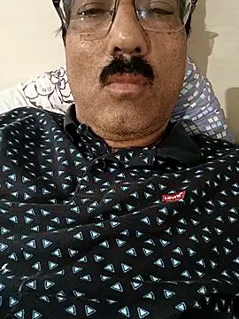 Snapshot of moonflower25 chatting on October 14, 2025, 3:29 am moonflower25 online show from October 14, 2025, 3:29 am