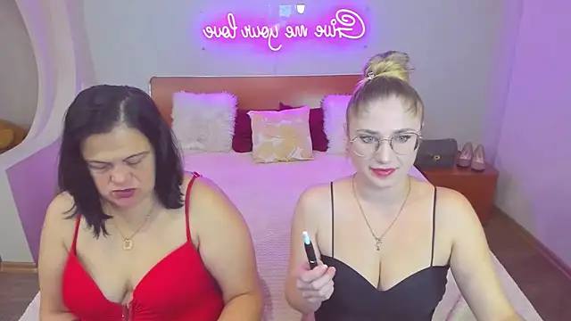 Snapshot of Your_Exstasy chatting on October 20, 2025, 8:04 am Your Exstasy online show from October 20, 2025, 8:04 am