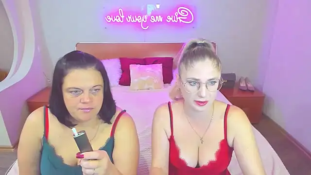 Snapshot of Your_Exstasy chatting on October 23, 2025, 7:40 am Your Exstasy online show from October 23, 2025, 7:40 am