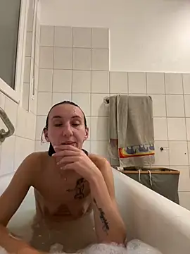 Snapshot of Emilia_Mausi chatting on October 6, 2025, 7:25 pm Emilia Mausi online show from October 6, 2025, 7:25 pm