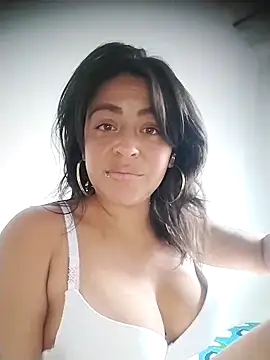 MiaWelkin online show from October 29, 2025, 7:57 pm