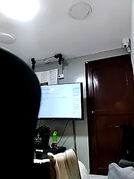 MiaWelkin online show from November 11, 2025, 1:17 pm