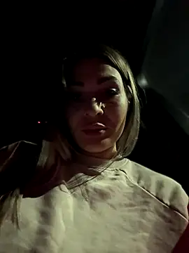 iSelena online show from September 29, 2025, 1:12 am