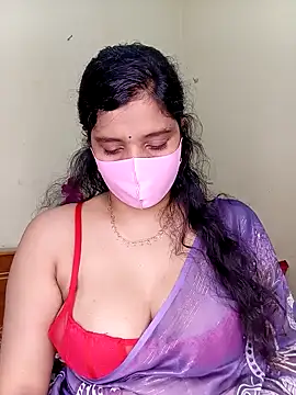 Rose-luckey online show from April 14, 2026, 6:35 pm