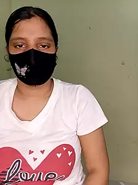 Rose-luckey online show from November 2, 2025, 6:13 pm