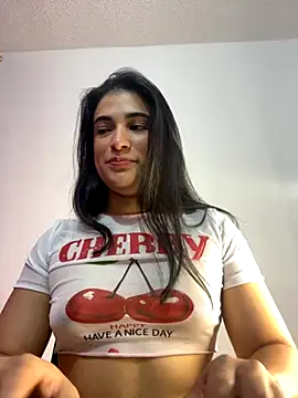 Snapshot of alice_shyness chatting on October 14, 2025, 5:19 am alice shyness online show from October 14, 2025, 5:19 am