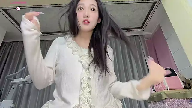 Yaya--728 online show from April 1, 2026, 12:06 pm