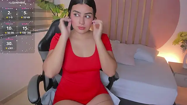 menny kiss online show from October 4, 2025, 2:46 am