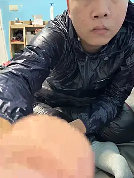 Snapshot of gary0213 chatting on November 4, 2025, 2:43 pm gary0213 online show from November 4, 2025, 2:43 pm