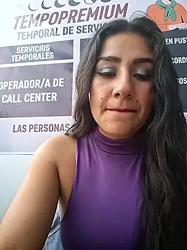 CAROLINE  07 online show from November 17, 2025, 1:48 pm