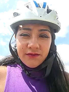 Snapshot of CAROLINE__07 chatting on September 26, 2025, 2:35 pm CAROLINE 07 online show from September 26, 2025, 2:35 pm