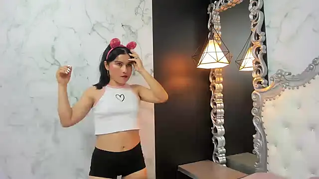 Snapshot of naughty_milf4u_ chatting on September 17, 2025, 9:39 pm naughty milf4u  online show from September 17, 2025, 9:39 pm