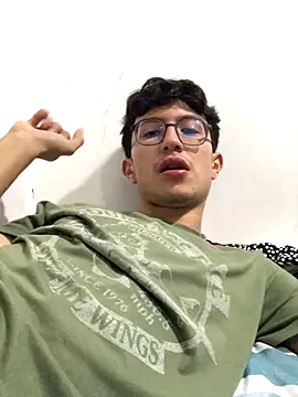 Snapshot of Kevintdx chatting on November 5, 2025, 10:57 pm Kevintdx online show from November 5, 2025, 10:57 pm