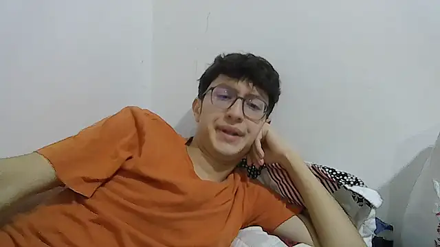 Snapshot of Kevintdx chatting on November 16, 2025, 10:13 pm Kevintdx online show from November 16, 2025, 10:13 pm