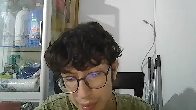 Snapshot of Kevintdx chatting on October 5, 2025, 3:30 am Kevintdx online show from October 5, 2025, 3:30 am