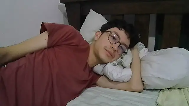 Snapshot of Kevintdx chatting on November 7, 2025, 9:30 pm Kevintdx online show from November 7, 2025, 9:30 pm