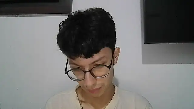 Snapshot of Kevintdx chatting on November 15, 2025, 3:10 am Kevintdx online show from November 15, 2025, 3:10 am