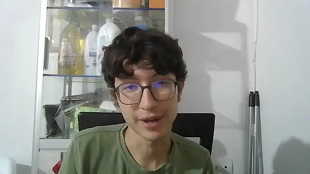 Snapshot of Kevintdx chatting on September 24, 2025, 3:24 am Kevintdx online show from September 24, 2025, 3:24 am