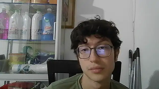 Snapshot of Kevintdx chatting on October 3, 2025, 4:25 am Kevintdx online show from October 3, 2025, 4:25 am