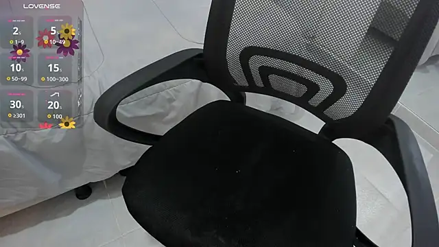 Snapshot of _shaiira chatting on September 18, 2025, 4:43 pm  shaiira online show from September 18, 2025, 4:43 pm