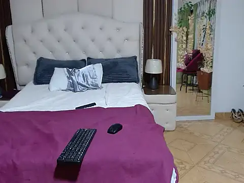 RaisingxStar online show from October 17, 2025, 11:06 pm