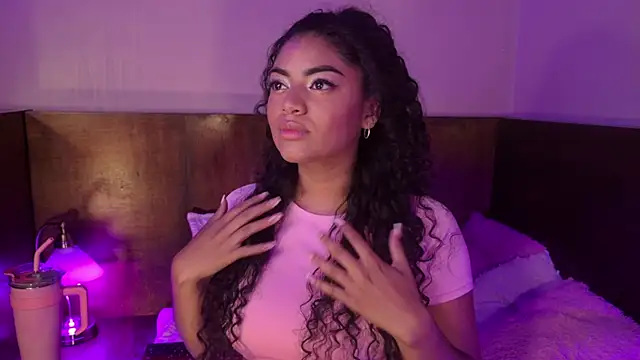 Snapshot of Carly_Monroe_ chatting on October 8, 2025, 10:32 pm Carly Monroe  online show from October 8, 2025, 10:32 pm